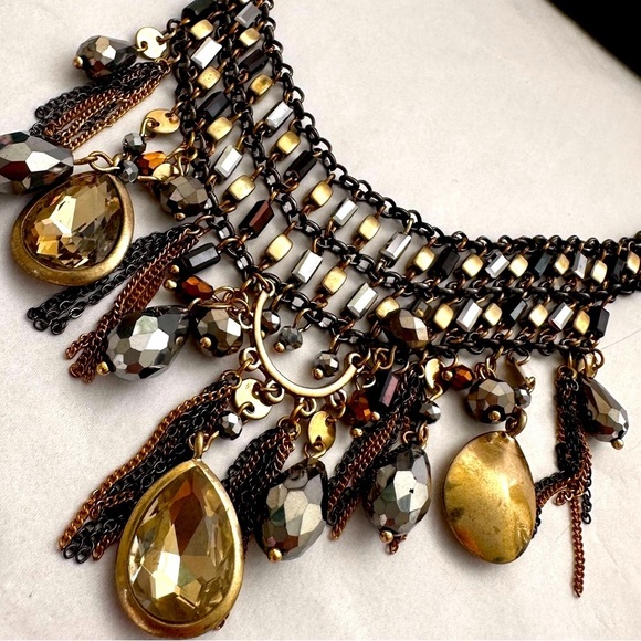 Crystal charm statement necklace set in bronze. New with tags - Picture 3 of 4